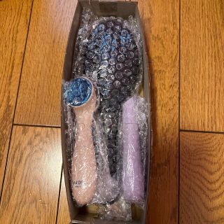 セルヴォーク(Celvoke)のオトナミューズ  音波振動ヘアブラシ　マイクロ美顔器　目元＆口元美顔器付き(ヘアブラシ/クシ)