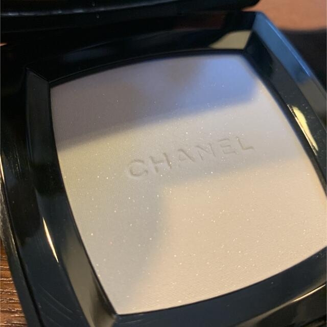 CHANEL(シャネル)のシャネルCHANEL プードゥル ルミエール グラッセ コスメ/美容のベースメイク/化粧品(フェイスパウダー)の商品写真