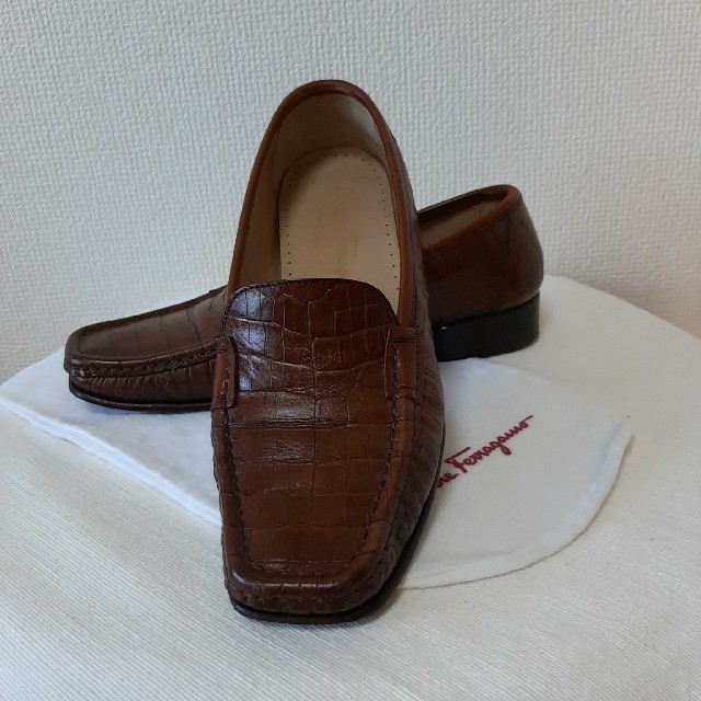最安値に挑戦】 Salvatore Ferragamo Ferragamo ローファー