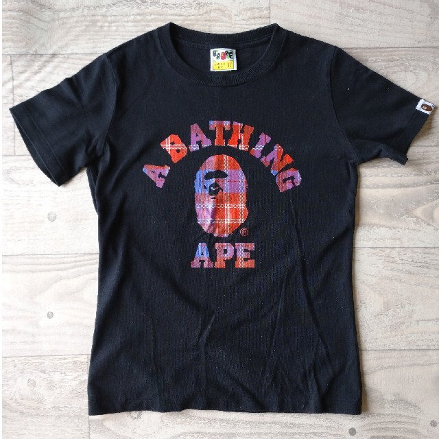 A BATHING APE(アベイシングエイプ)のA BATHING APE　Tシャツ レディースのトップス(Tシャツ(半袖/袖なし))の商品写真