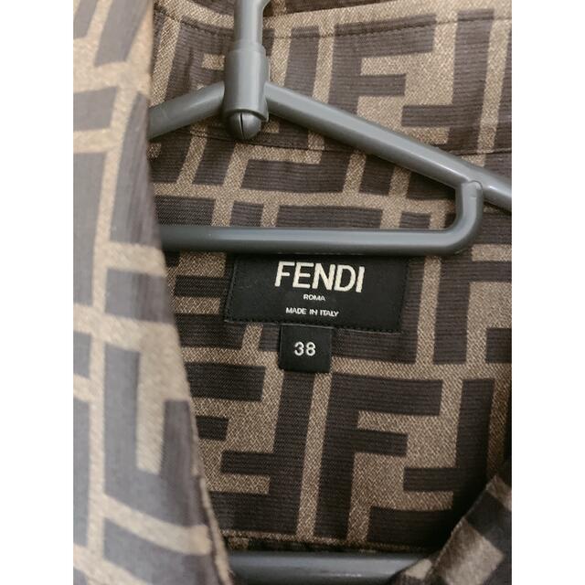 FENDI(フェンディ)のもも様 専用 FENDI ズッカ柄 シャツ サイズ 38 レディースのトップス(シャツ/ブラウス(半袖/袖なし))の商品写真