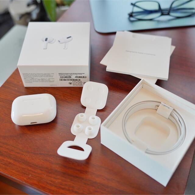 Apple(アップル)の⭐︎AirPods Pro 第１世代⭐︎ スマホ/家電/カメラのオーディオ機器(ヘッドフォン/イヤフォン)の商品写真