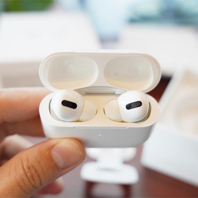 Apple(アップル)の⭐︎AirPods Pro 第１世代⭐︎ スマホ/家電/カメラのオーディオ機器(ヘッドフォン/イヤフォン)の商品写真