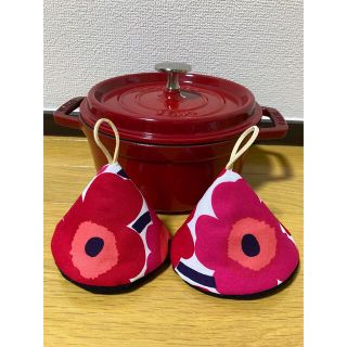 ストウブ(STAUB)のストウブ　ル・クルーゼ　三角鍋つかみ　マリメッコ　ウニッコ(キッチン小物)