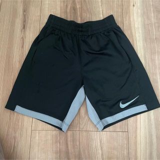 ナイキ(NIKE)のナイキ　ハーフパンツ　キッズ　S(パンツ/スパッツ)