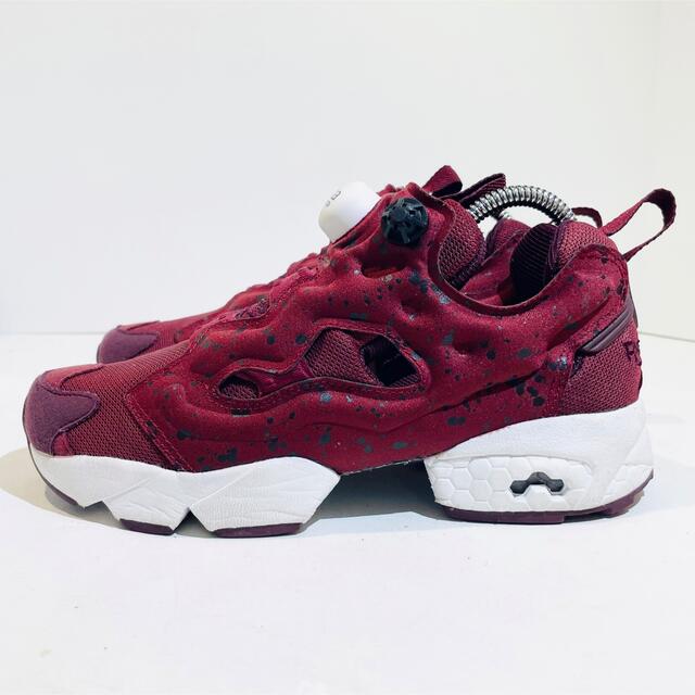 Reebok(リーボック)のリーボック★インスタポンプフューリー★メルロー・ワイン・バーガンディ★23.5 レディースの靴/シューズ(スニーカー)の商品写真