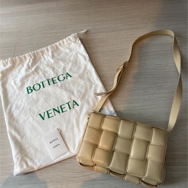 Bottega Veneta(ボッテガヴェネタ)のボッテガカセットポリッジ レディースのバッグ(ショルダーバッグ)の商品写真