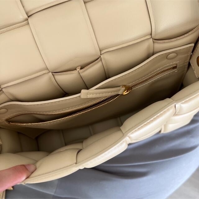 Bottega Veneta(ボッテガヴェネタ)のボッテガカセットポリッジ レディースのバッグ(ショルダーバッグ)の商品写真