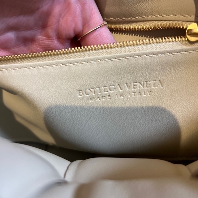 Bottega Veneta(ボッテガヴェネタ)のボッテガカセットポリッジ レディースのバッグ(ショルダーバッグ)の商品写真