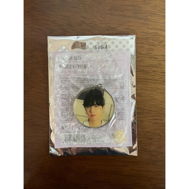 防弾少年団(BTS)(ボウダンショウネンダン)のBTS,THE BEST PHOTO KEYRING SUGA ユンギ エンタメ/ホビーのタレントグッズ(アイドルグッズ)の商品写真