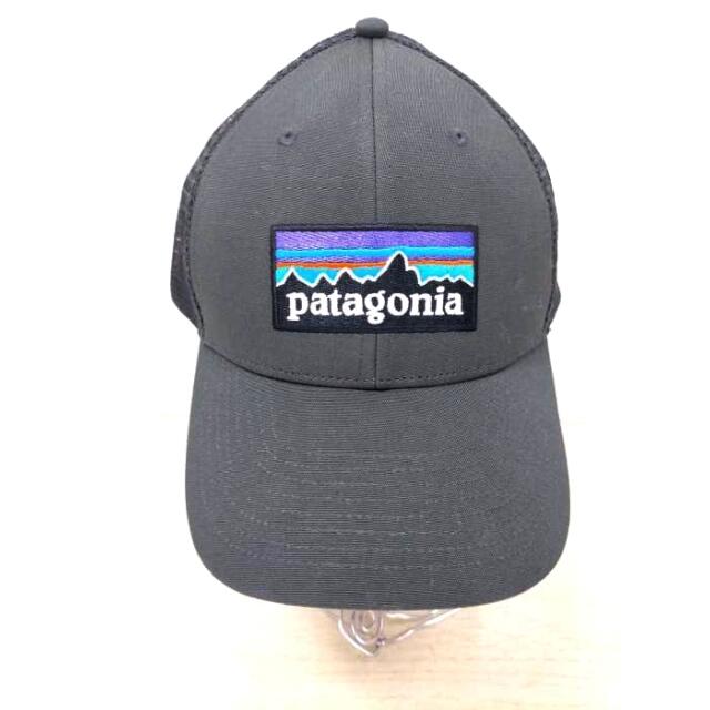 patagonia(パタゴニア)のpatagonia(パタゴニア) P-6ロゴ トラッカーハット メンズ 帽子 メンズの帽子(キャップ)の商品写真