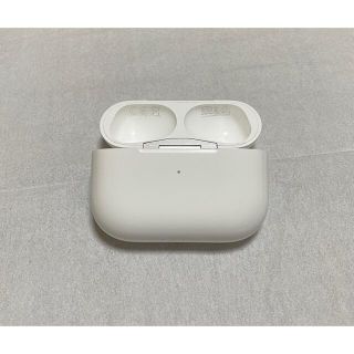 アップル(Apple)のAirPods pro(エアポッズプロ)充電ケース(ヘッドフォン/イヤフォン)