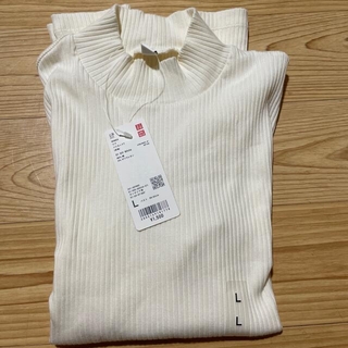 ユニクロ(UNIQLO)のUNIQLOリブハイネックT(長袖) オフホワイトLサイズ(Tシャツ(長袖/七分))