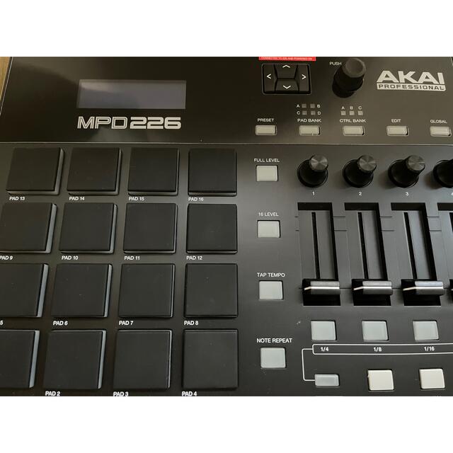 AKAI ( アカイ )  MPD226 MIDIパッドコントローラー 楽器のDTM/DAW(MIDIコントローラー)の商品写真