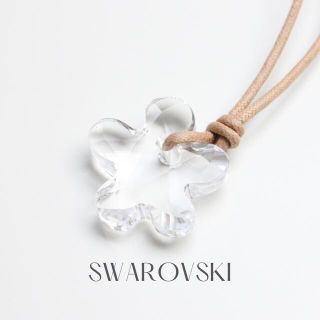 スワロフスキー(SWAROVSKI)のスワロフスキー　フラワークリスタルネックレス(ネックレス)