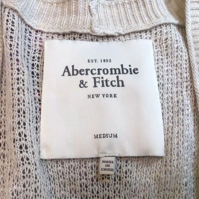 Abercrombie&Fitch(アバクロンビーアンドフィッチ)の【フェミニン♪】アバクロンビー&フィッチ ニューヨーク ニットカーディガン M レディースのトップス(カーディガン)の商品写真