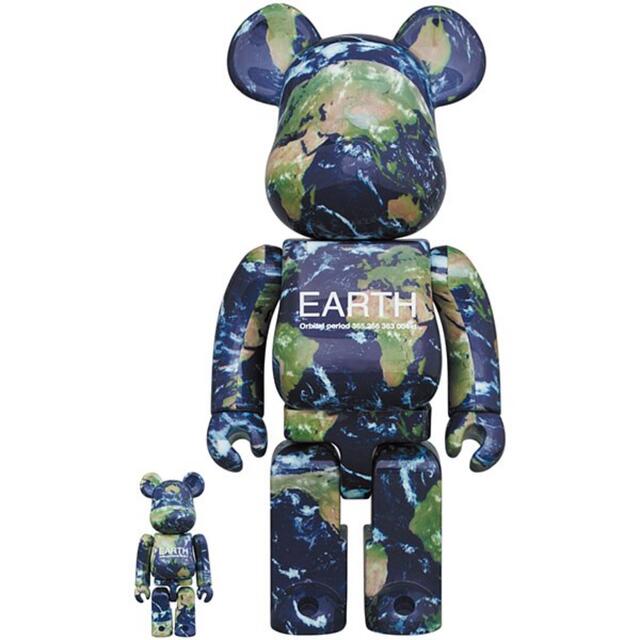 EARTH BE@RBRICK 100％ & 400％フィギュア