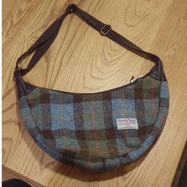 Harris Tweed(ハリスツイード)のハリスツイード　斜めがけ　ショルダーバック　レディース レディースのバッグ(ショルダーバッグ)の商品写真