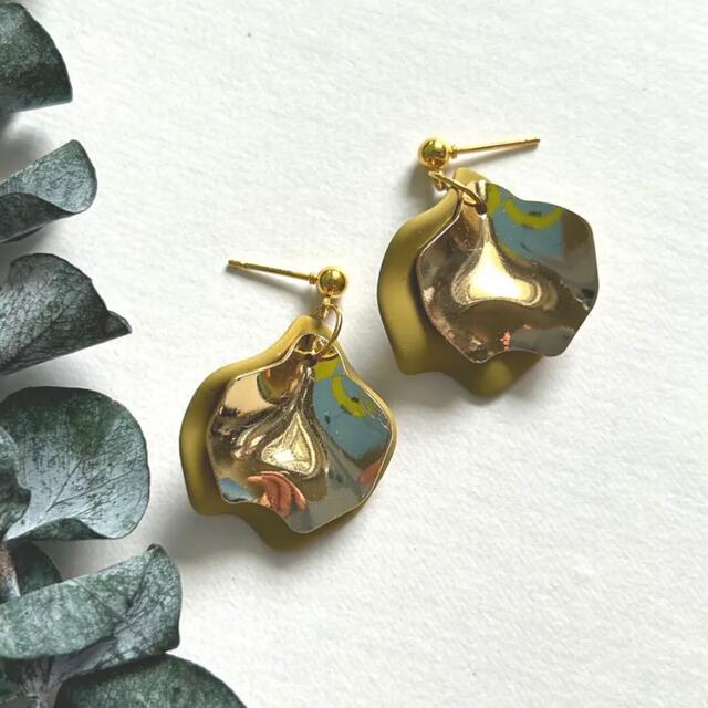 No.12☆ハンドメイド イヤリング ピアス 樹脂 ノンホールピアス の通販 by atelier blossom**|ラクマ No.12 ハンドメイドイヤリング 蝶 個性的