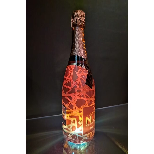 MOËT & CHANDON(モエエシャンドン)の《光るシャンパン》モエ・シャンドン ネクター ロゼ 食品/飲料/酒の酒(シャンパン/スパークリングワイン)の商品写真