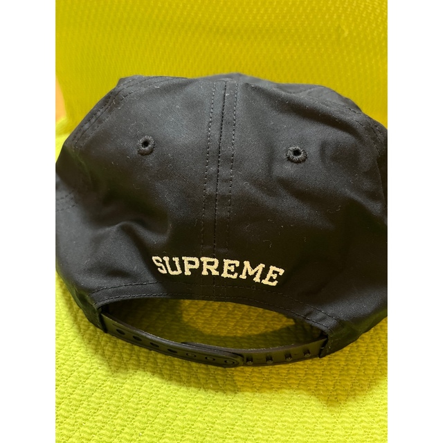 Supreme(シュプリーム)のぽんた様専用　シュプリーム　フューチュラ　KAWS キャップ2点セット メンズの帽子(キャップ)の商品写真