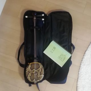 ☆三線本体、三線たて·チューナー·さんば·水牛ツメ☓2 おまけ ☆三線本体、三線たて·チューナー·さんば·水牛ツメ☓2 おまけ