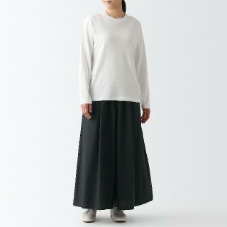 ムジルシリョウヒン(MUJI (無印良品))の≪新品≫  無印良品 高密度織りフレアーパンツ／黒／ONESIZE(カジュアルパンツ)