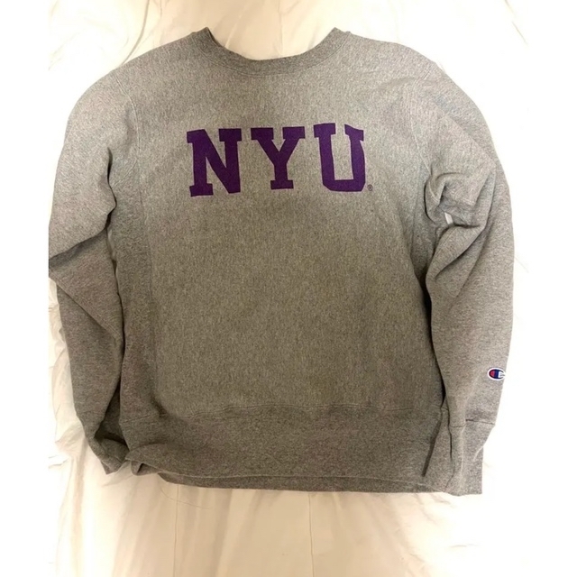 Champion(チャンピオン)の赤タグ　リバースウィーブChampion USA製　ニューヨーク大学　NYU メンズのトップス(スウェット)の商品写真