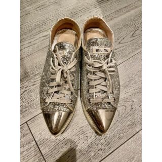 ミュウミュウ(miumiu)のmiumiu スニーカー シルバー スパンコール(スニーカー)