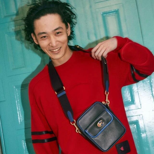 ネット 完売品!COACH X CHAMPION シグネチャー フルジップ フーディー
