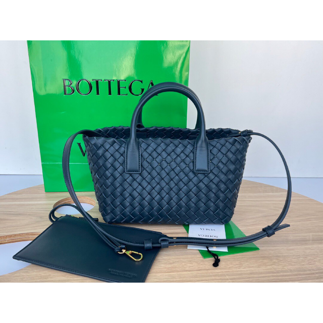 人気商品の Bottega Veneta トートバッグ ボッテガヴェネタ