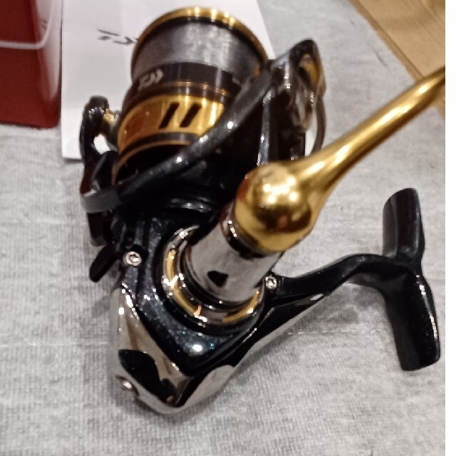 DAIWA(ダイワ)のレガリスLT 2000S_XH　ボールベアリング装着済み スポーツ/アウトドアのフィッシング(リール)の商品写真