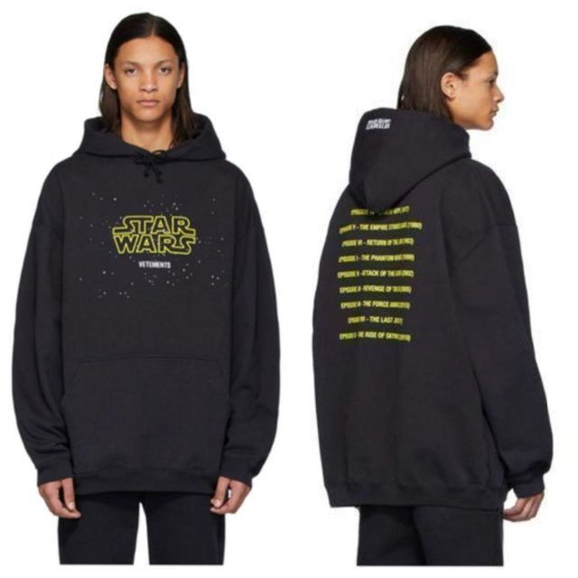 Balenciaga(バレンシアガ)の【美品】 VETEMENTS STARWARS刺繍ロゴパーカーM　黒 メンズのトップス(パーカー)の商品写真