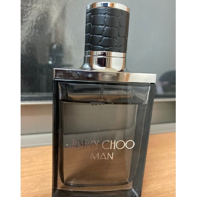 JIMMY CHOO(ジミーチュウ)のJIMMY CHOO ジミーチュウ マン　オードトワレ　50ml コスメ/美容の香水(香水(男性用))の商品写真