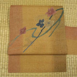 黄土色のぼかしに花の刺繍　紬調の名古屋帯(帯)