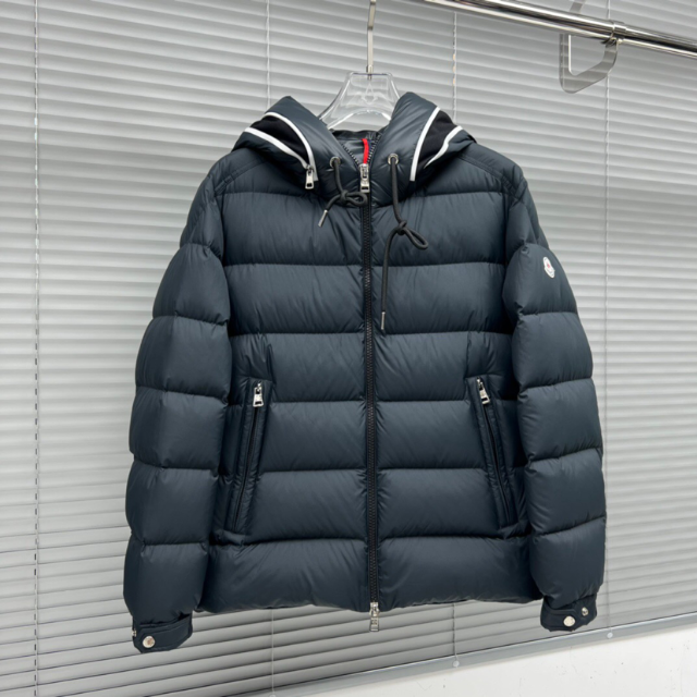 オープニング 大放出セール MONCLER - MONCLER ダウンジャケット