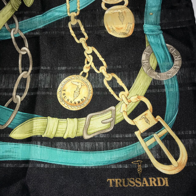 Trussardi(トラサルディ)のTRUSSARDI トラサルディシルクスカーフ レディースのファッション小物(バンダナ/スカーフ)の商品写真