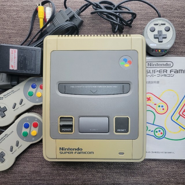 スーパーファミコン(スーパーファミコン)の任天堂　スーパーファミコン 本体  HVC-002 エンタメ/ホビーのゲームソフト/ゲーム機本体(家庭用ゲーム機本体)の商品写真