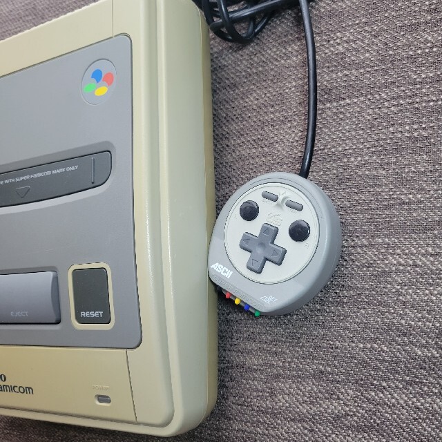 スーパーファミコン(スーパーファミコン)の任天堂　スーパーファミコン 本体  HVC-002 エンタメ/ホビーのゲームソフト/ゲーム機本体(家庭用ゲーム機本体)の商品写真