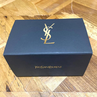 イヴサンローランボーテ(Yves Saint Laurent Beaute)のイブサンローランの空箱(ショップ袋)