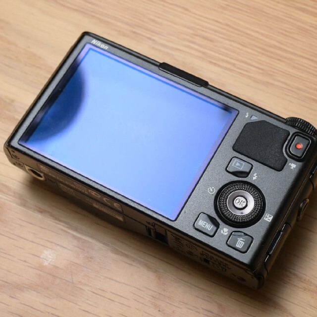 Nikon(ニコン)のデジカメ Nikon Coolpix S9500 デジタルカメラ SDカード付 スマホ/家電/カメラのカメラ(コンパクトデジタルカメラ)の商品写真