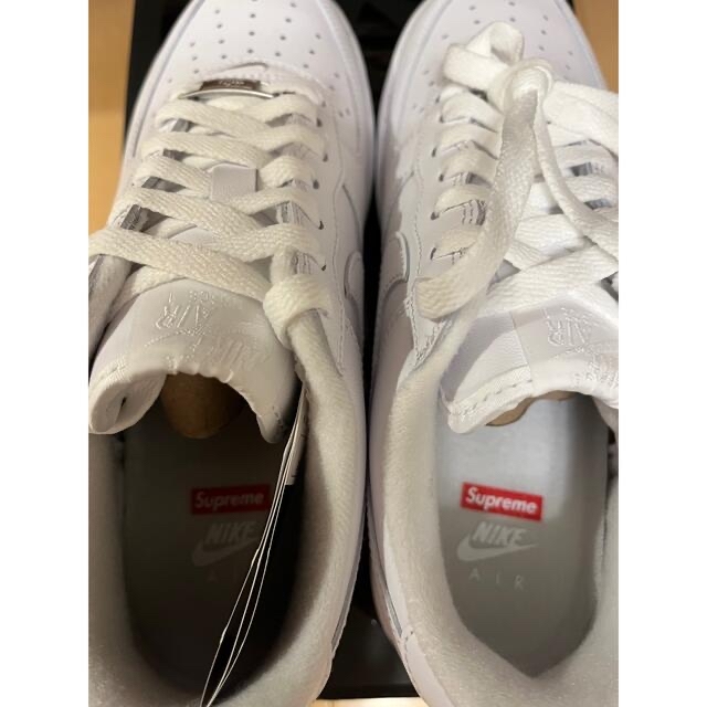 Supreme(シュプリーム)の【R32様専用】Supreme Nike AF 1 Low 24.5 white メンズの靴/シューズ(スニーカー)の商品写真