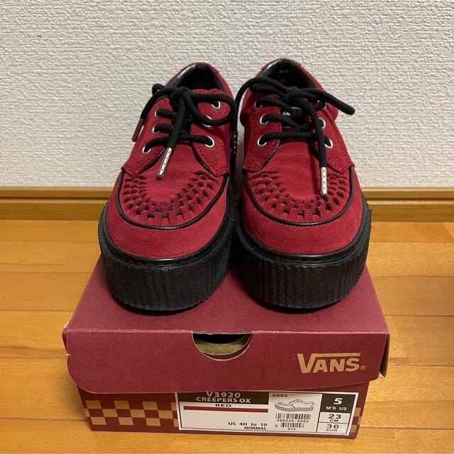 VANS(ヴァンズ)のVANS クリーパーズ　レッド レディースの靴/シューズ(スニーカー)の商品写真