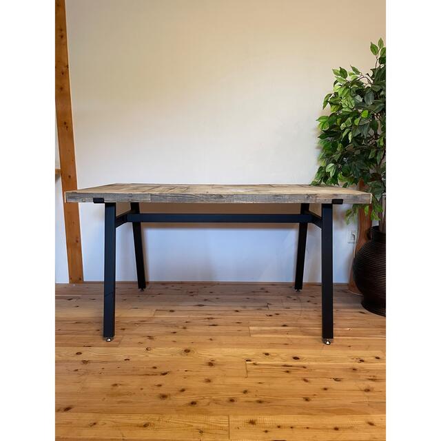 インテリア/住まい/日用品杉無垢古材×アイアンを使用したダイニングテーブル