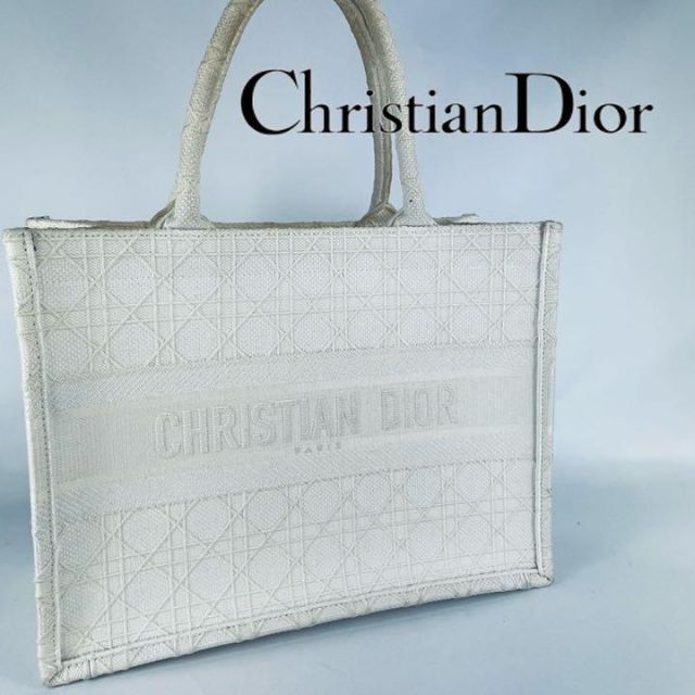 Christian Dior - 【即日発送】Dior ディオール　ブックトート　ミディアム　希少　白　ホワイト