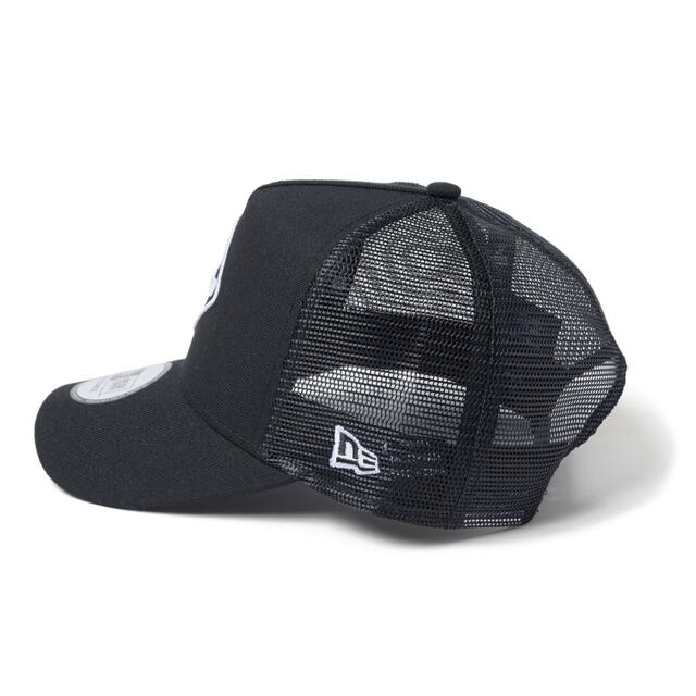 F.C.R.B.(エフシーアールビー)のFCRB NEW ERA EMBLEM MESH CAP ブラック メンズの帽子(キャップ)の商品写真