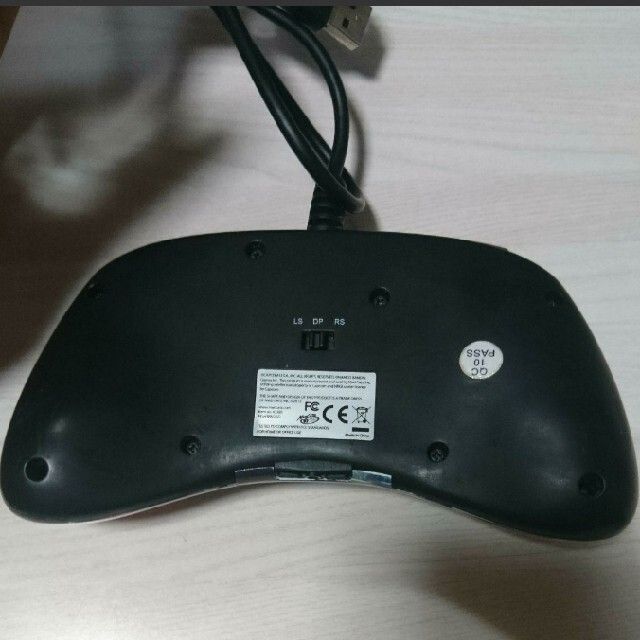 Xbox360(エックスボックス360)のストリートファイター 鉄拳 ファイトパッド 　MAD CATZ　　XBOX360 エンタメ/ホビーのゲームソフト/ゲーム機本体(家庭用ゲーム機本体)の商品写真