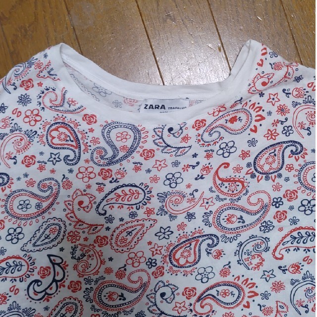 ZARA(ザラ)のZARA　ティーシャツ レディースのトップス(Tシャツ(半袖/袖なし))の商品写真