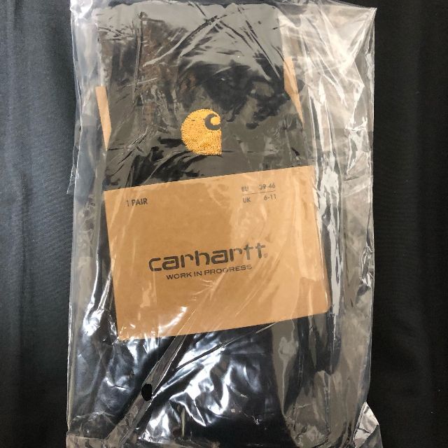 carhartt(カーハート)のcarhartt カーハート　ソックス 靴下　新品未使用品2足セット　黒　白 メンズのレッグウェア(ソックス)の商品写真