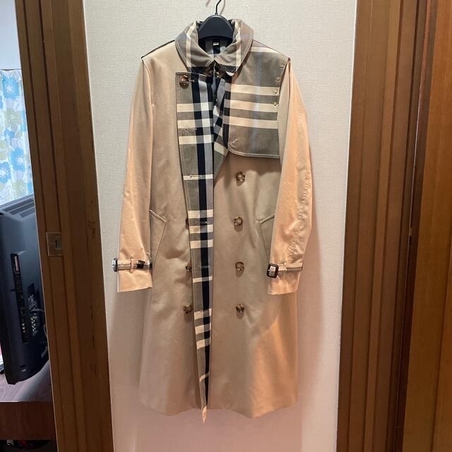 BURBERRY(バーバリー)のKRRP様ご専用Burberry トレンチコート レディースのジャケット/アウター(トレンチコート)の商品写真